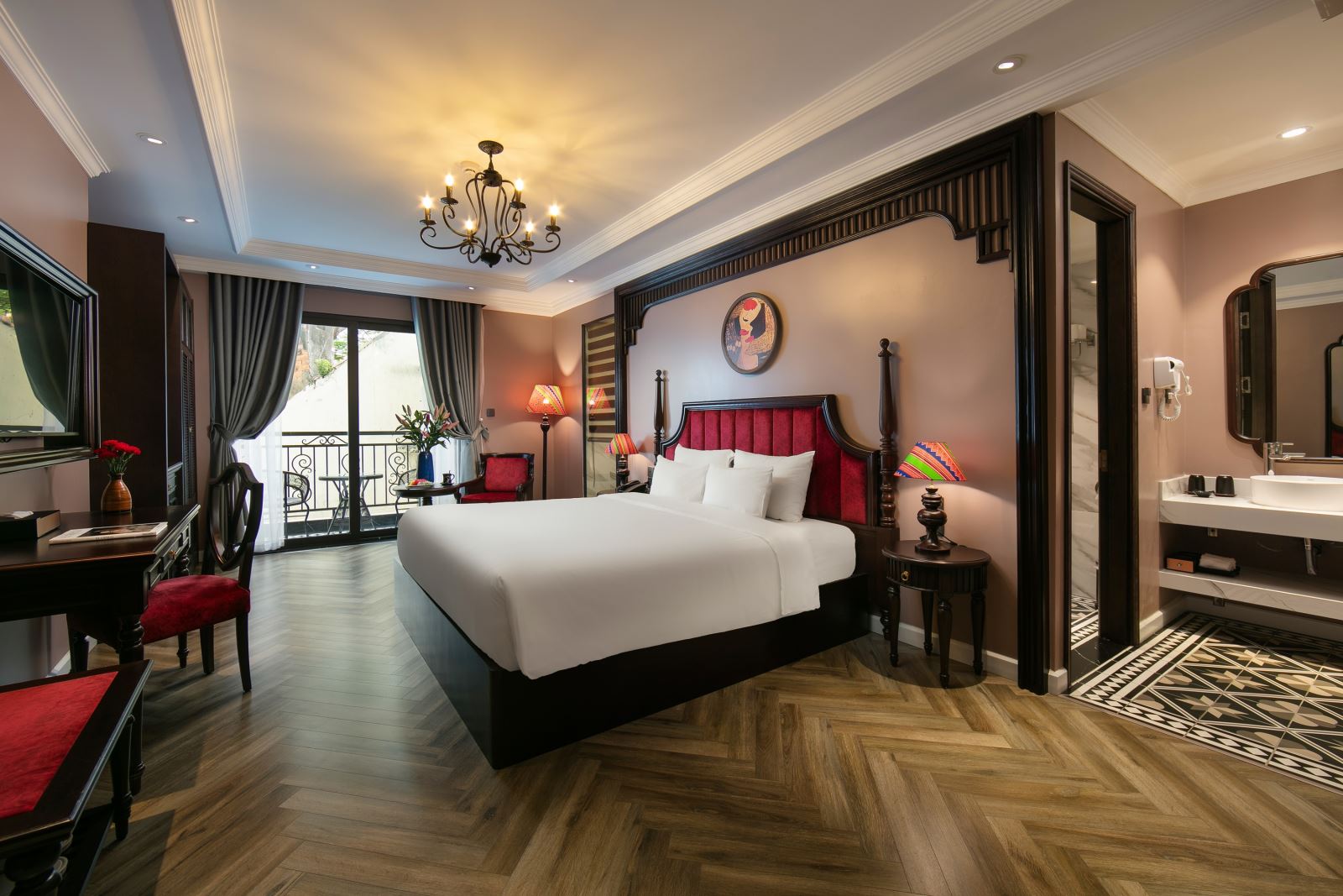 ROYAL SUITE 